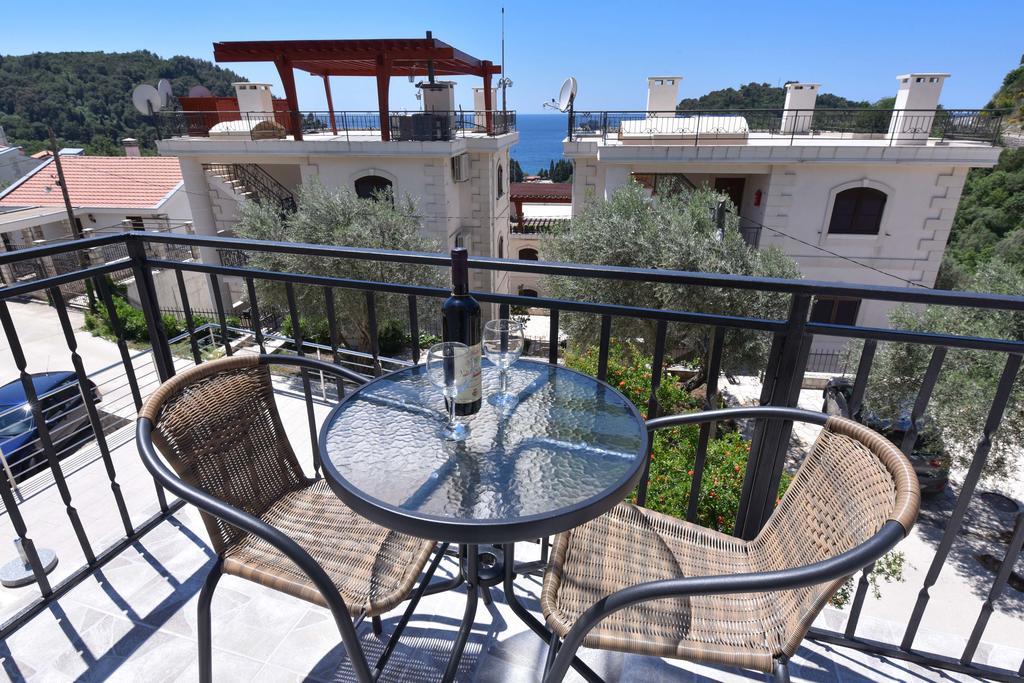 Vila Lucice Petrovac na moru Exterior foto